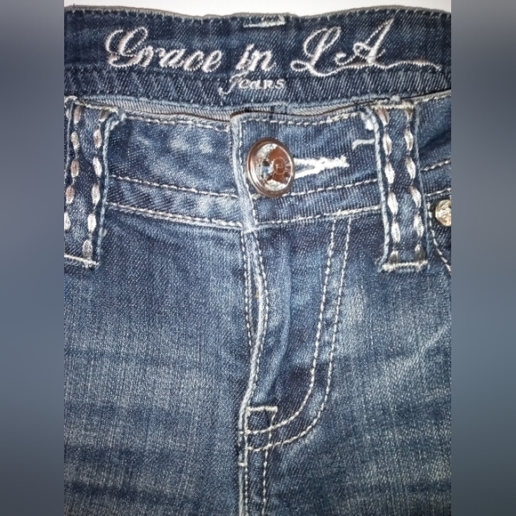 Women's Grace in LA - Picture 8 of 12